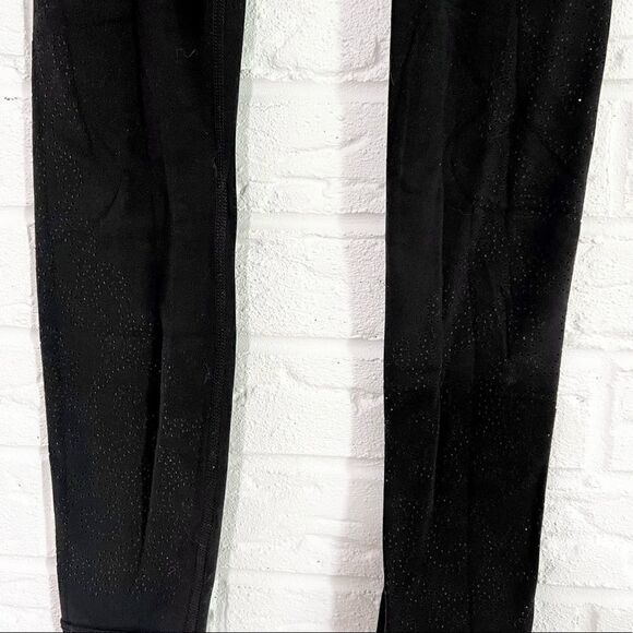 🚨4/$25 ATHLETA Black Revelation Laser Cut Powervita 7/8 Legging Size XXS - Picture 3 of 7